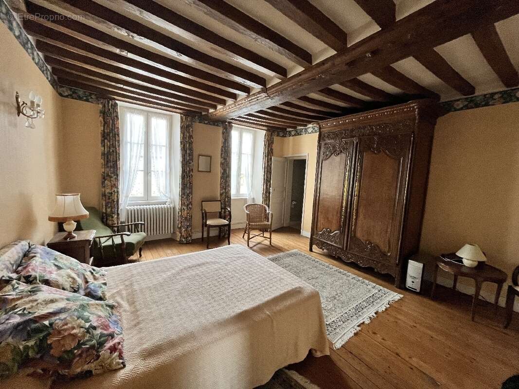 Maison à LONGUES-SUR-MER