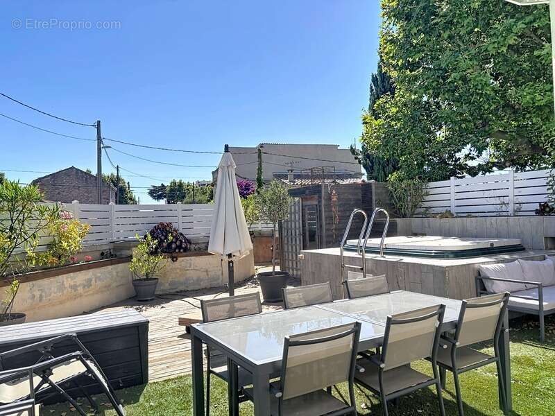 Montolivet – Maison surélevée sur garage, terrasse Sud, 3 chambres et DPE B - photo 6