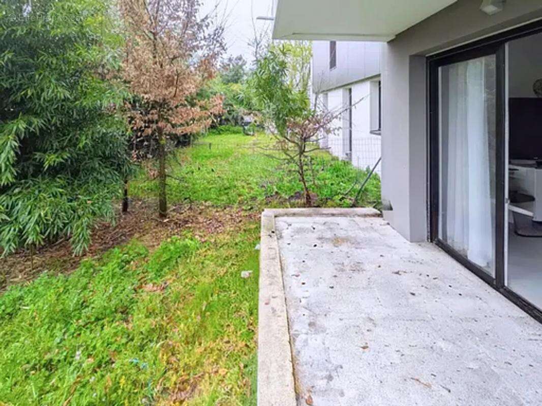 Appartement à PAREMPUYRE