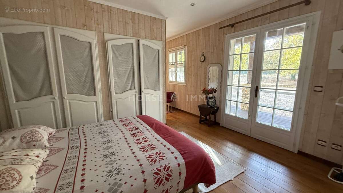 Maison à TOURRETTES