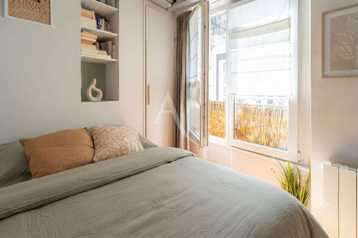 Appartement à PARIS-2E