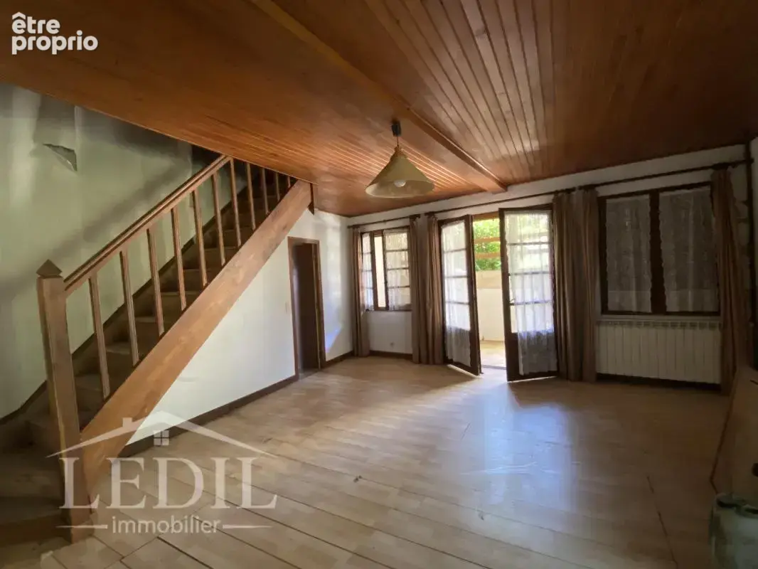 Propriété avec dépendances et parc - photo 8