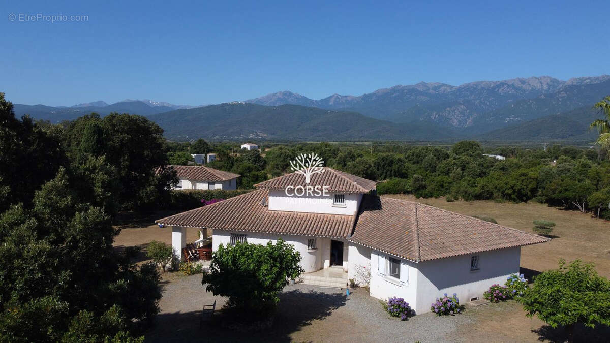 Villa T5, terrain constructible, vue montagne - photo 9