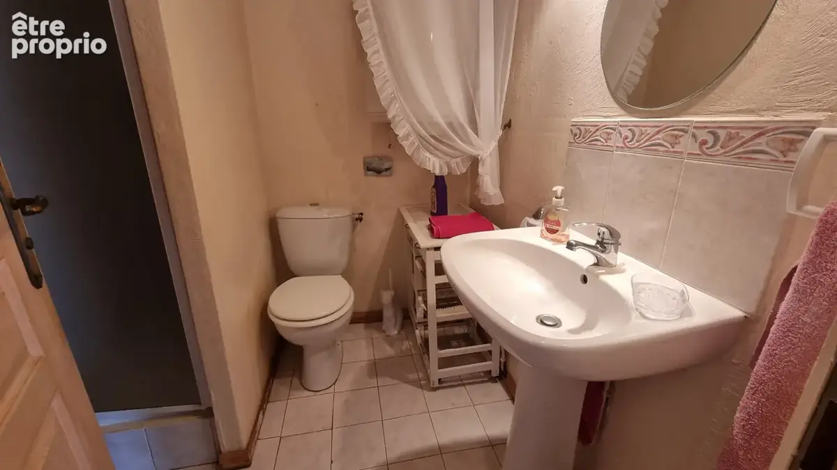 MORBIHAN, Proche de Rohan, Charmante maison mitoyenne d'extrémité avec 2 chambres, vendu meublé - photo 9