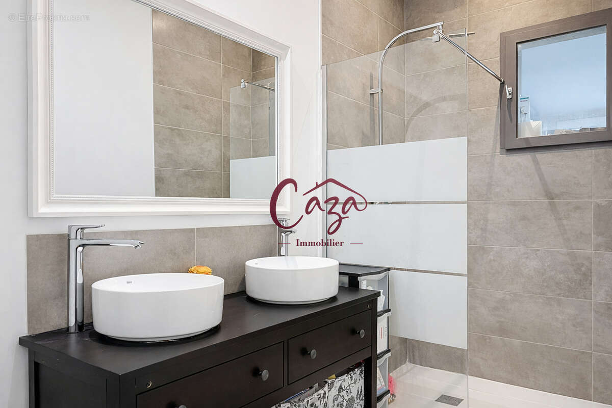 Maison à FARGUES-SAINT-HILAIRE