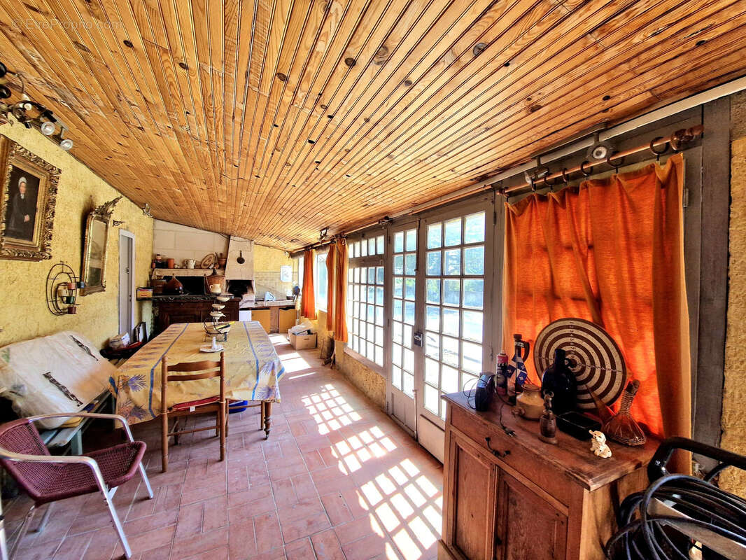 Maison à CHATEAUNEUF-DE-GADAGNE