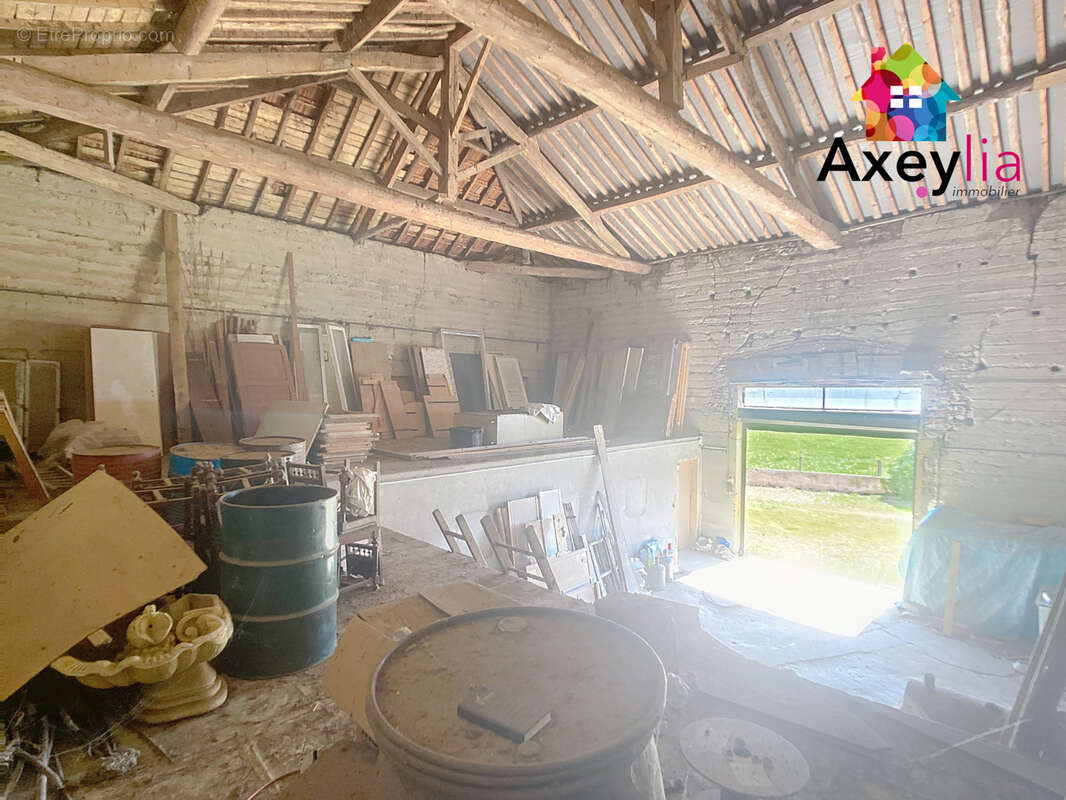 Maison à SAINT-ROMAIN-LA-MOTTE