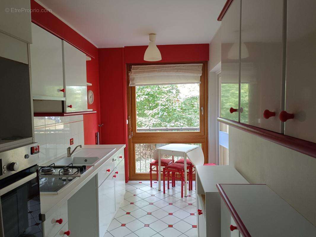 Appartement à FONTENAY-LE-FLEURY