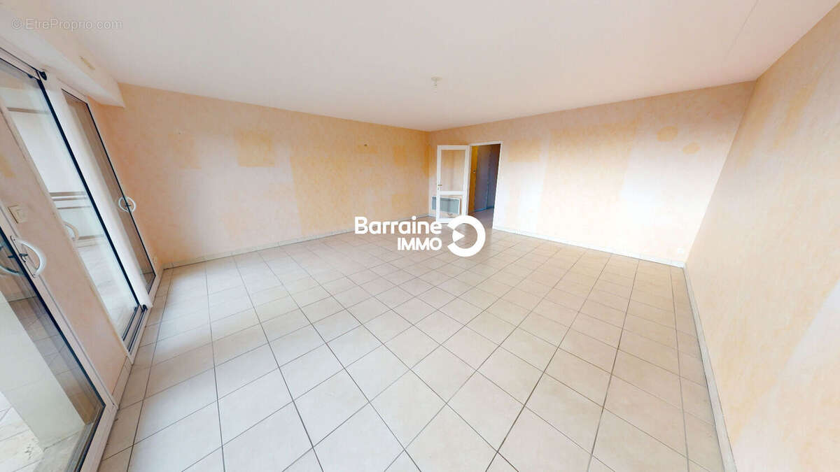 BREST FORESTOU - VENTE d'un appartement T4 de 85.10 m² - Ascenseur - Terrasse 14.4 m² - Vue mer - Garage - Parking - photo 2