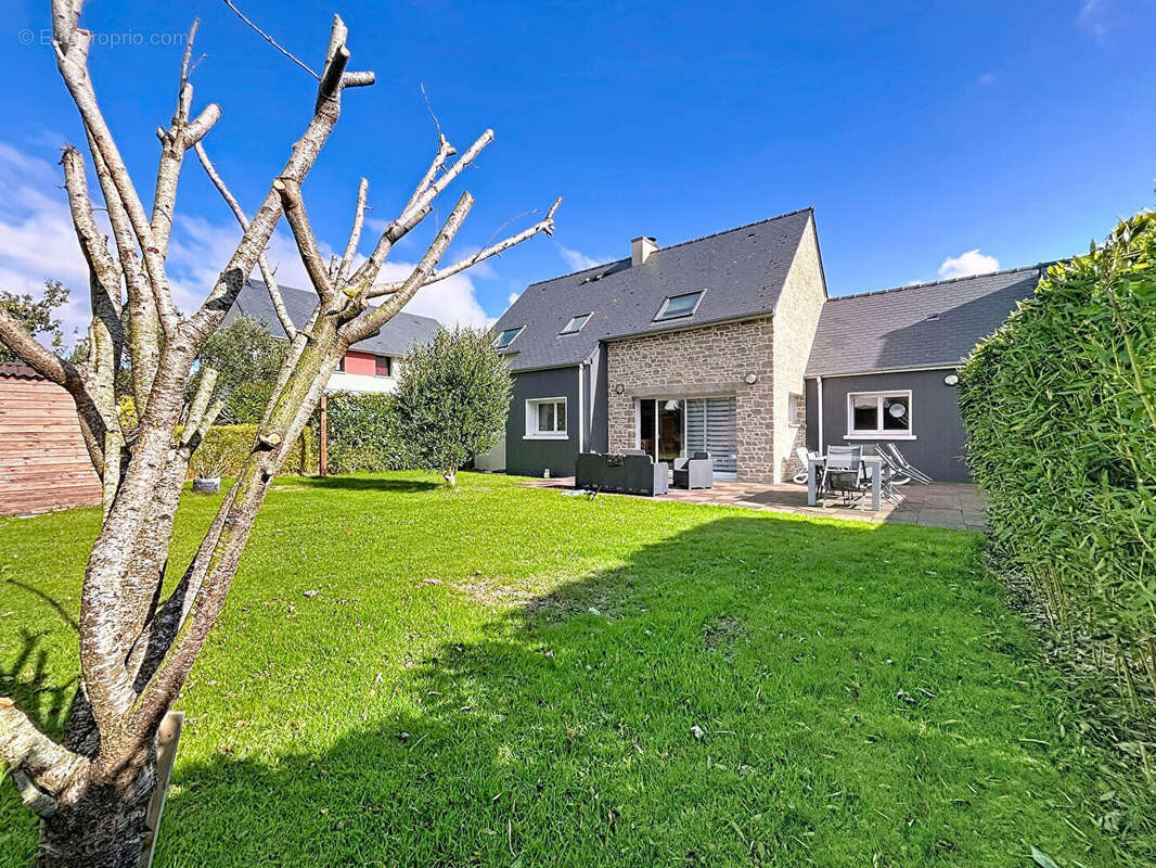 Maison à SAINT-MELOIR-DES-ONDES