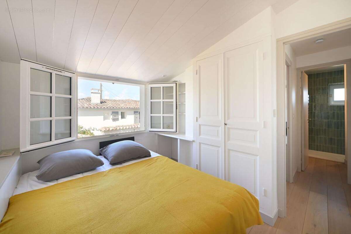 Maison à LES PORTES-EN-RE