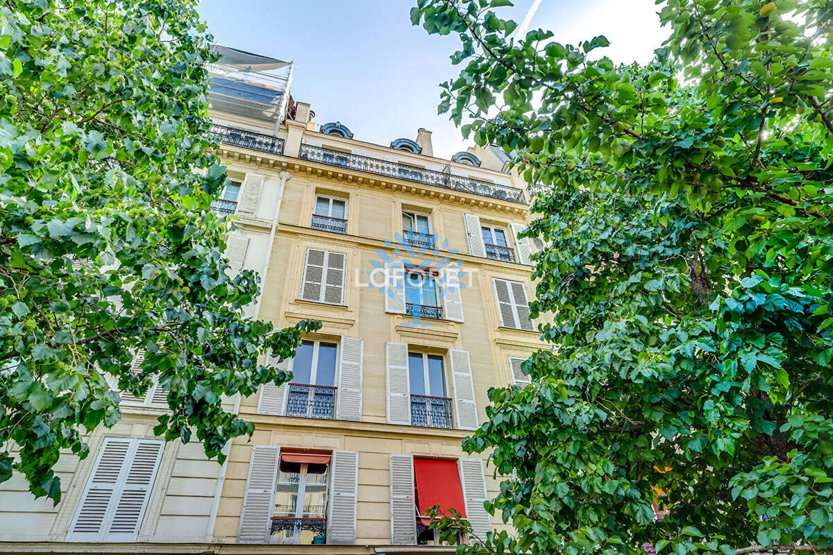 2 pièces place de la Nation - photo 10
