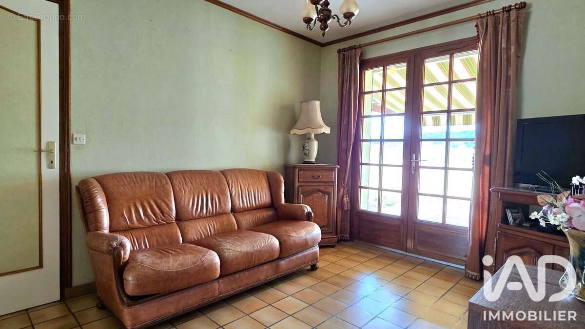 Photo 3