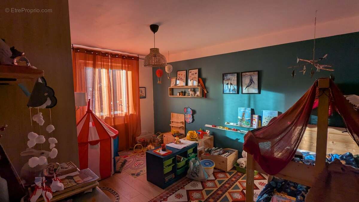 Appartement à CHENOVE