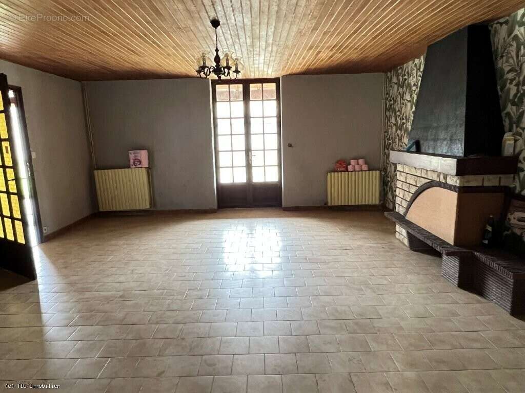 Maison à VILLEFAGNAN