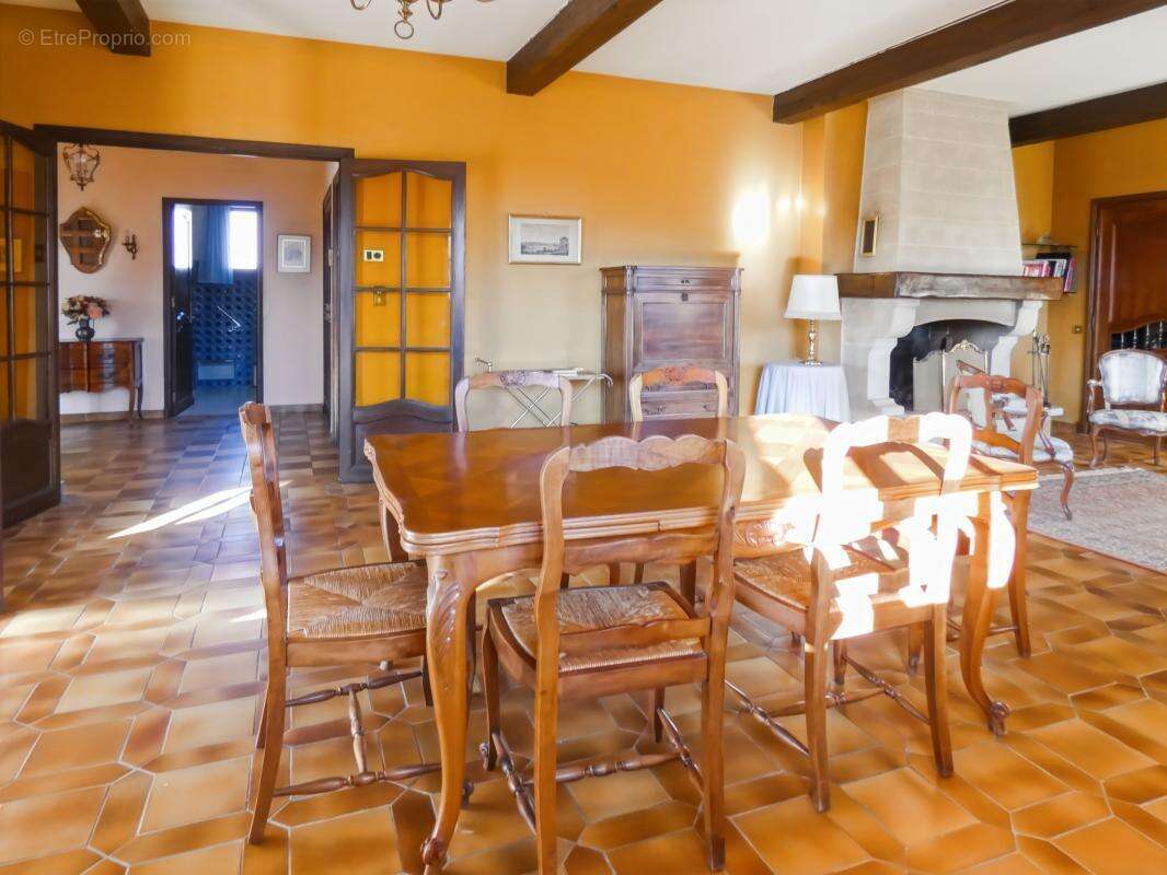 Maison à BAGNOLS-SUR-CEZE