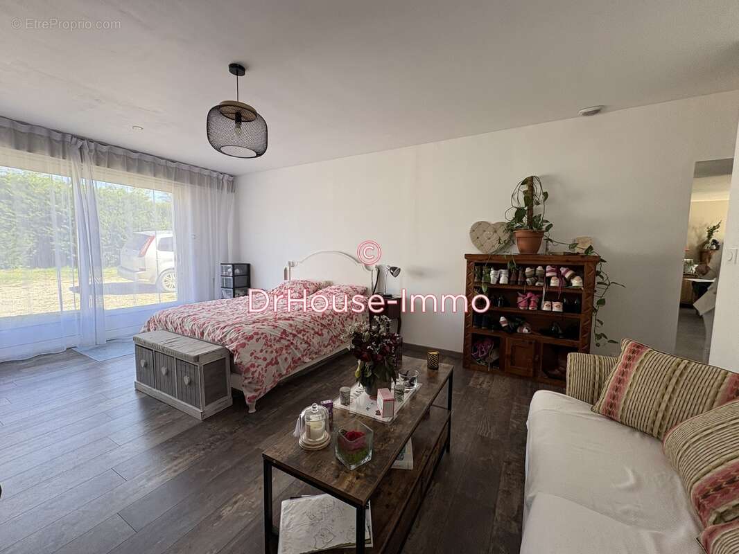 Maison à BOURDEILLES