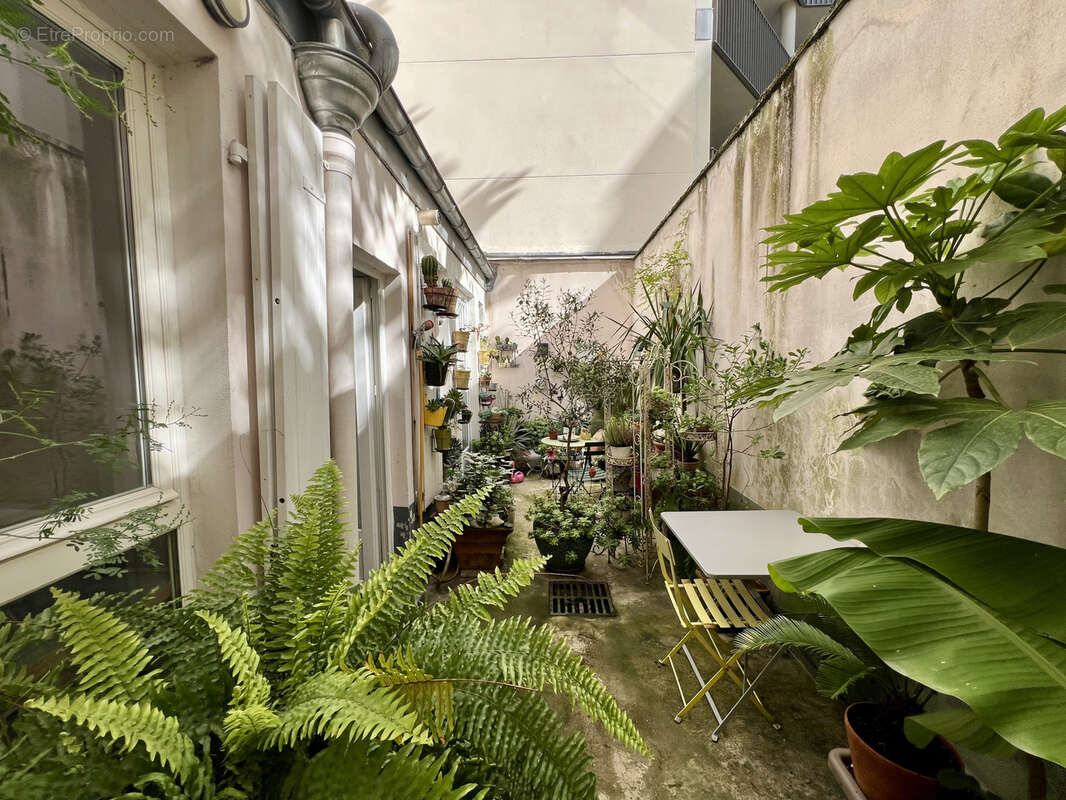 Appartement à PARIS-14E