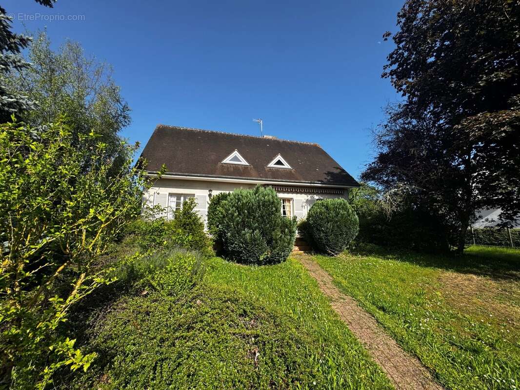Maison à LIVRY-SUR-SEINE