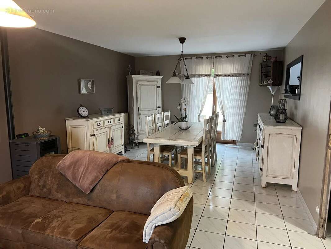 Maison à FRAISSES