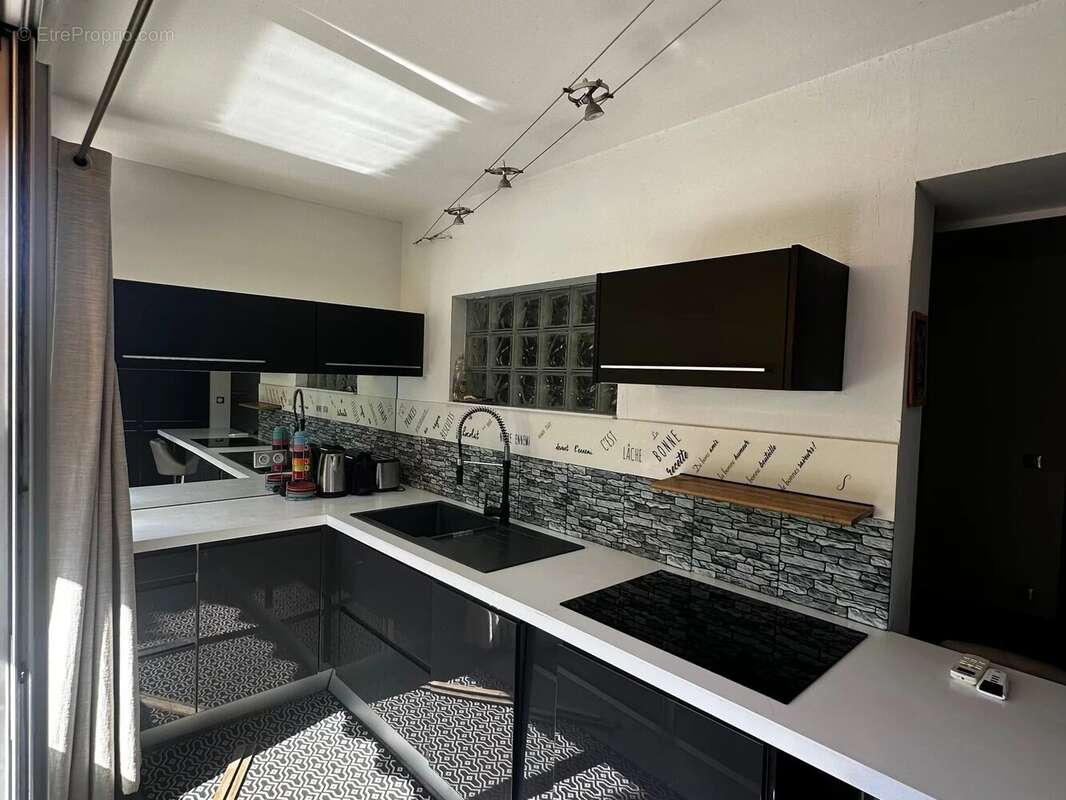 Appartement à VALLAURIS