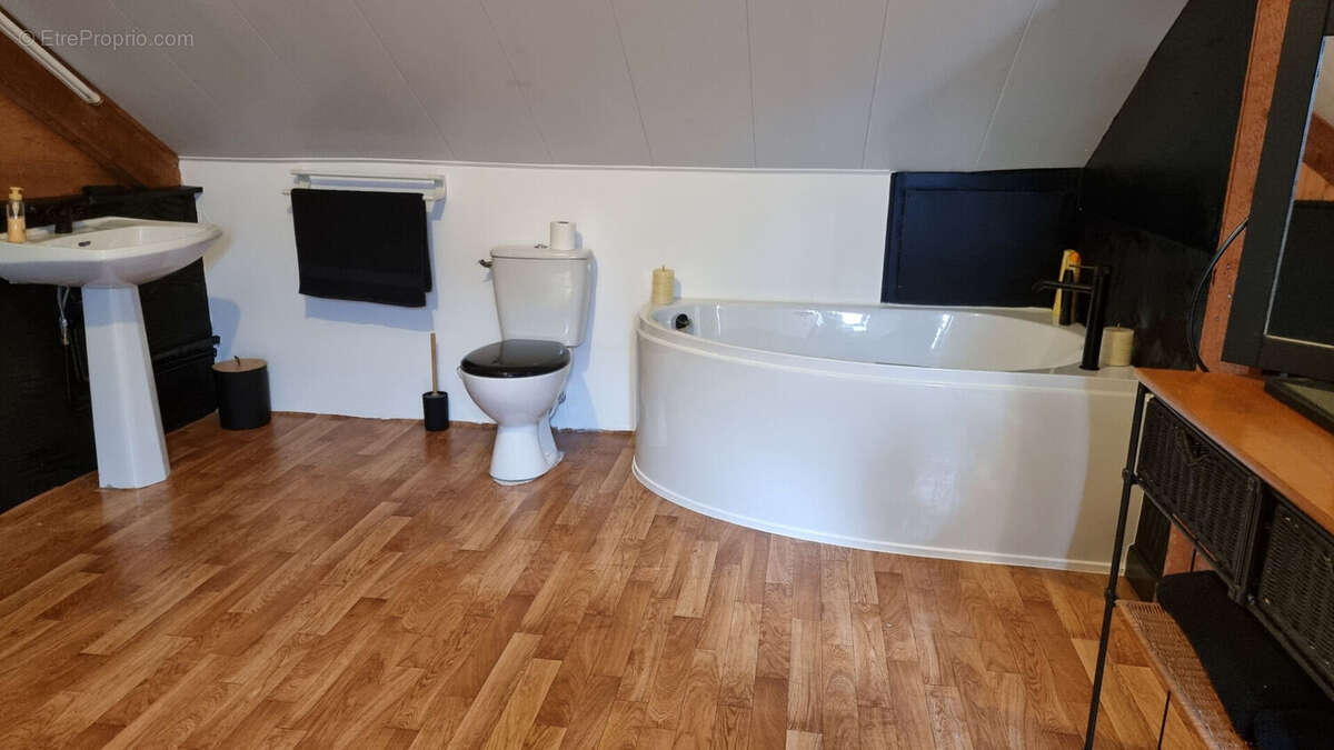 Maison à LE HAUT-CORLAY