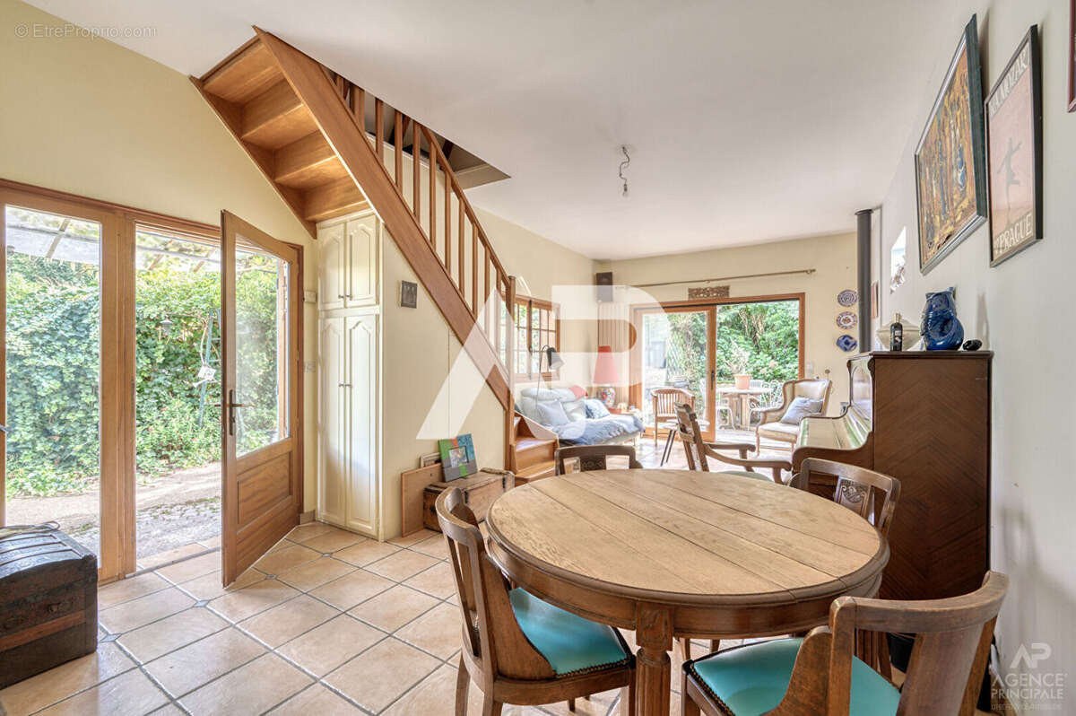 Maison Rueil Malmaison 4 pièce(s) 75m2 - photo 4