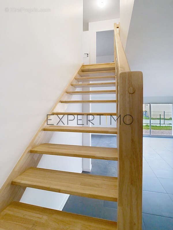 Maison à FONTAINE-ETOUPEFOUR