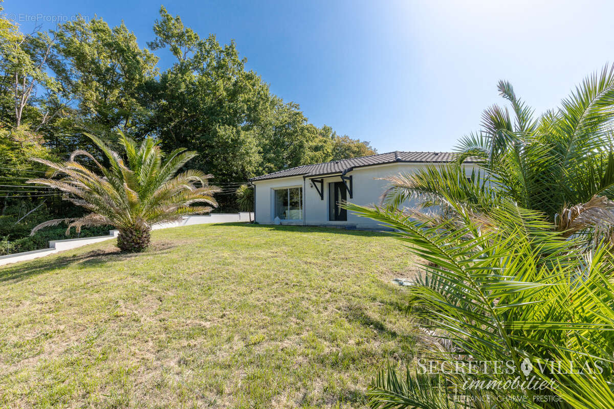 Maison à FARGUES-SAINT-HILAIRE