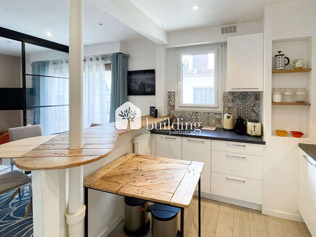 Appartement à PARIS-17E