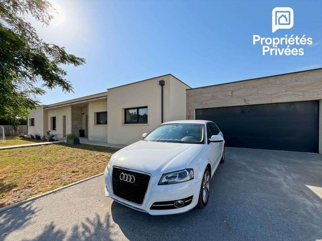 Maison contemporaine 150 m² avec piscine chauffée, garage et vaste pièce de vie de 70 m² - photo 12