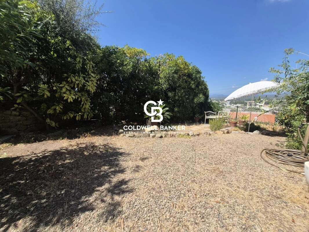Saint-Raphaël – Maison d'architecte avec vue panoramique exceptionnelle - photo 25
