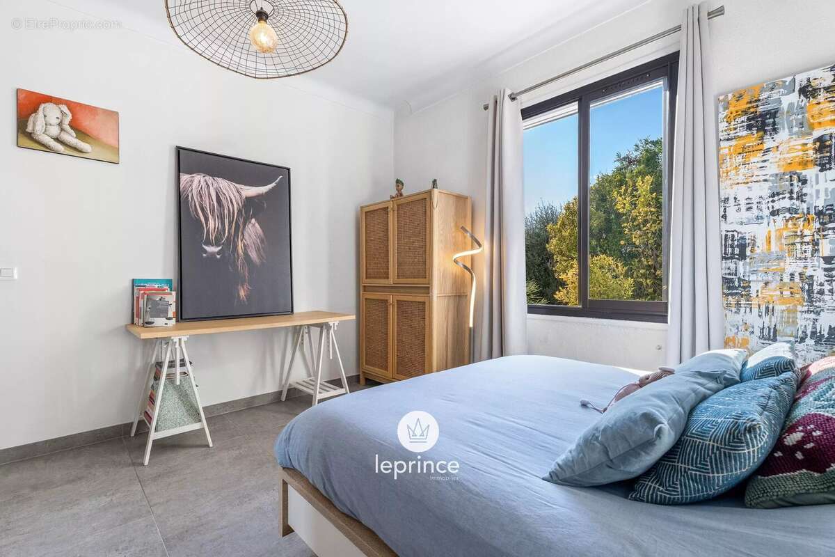 Appartement à VENCE