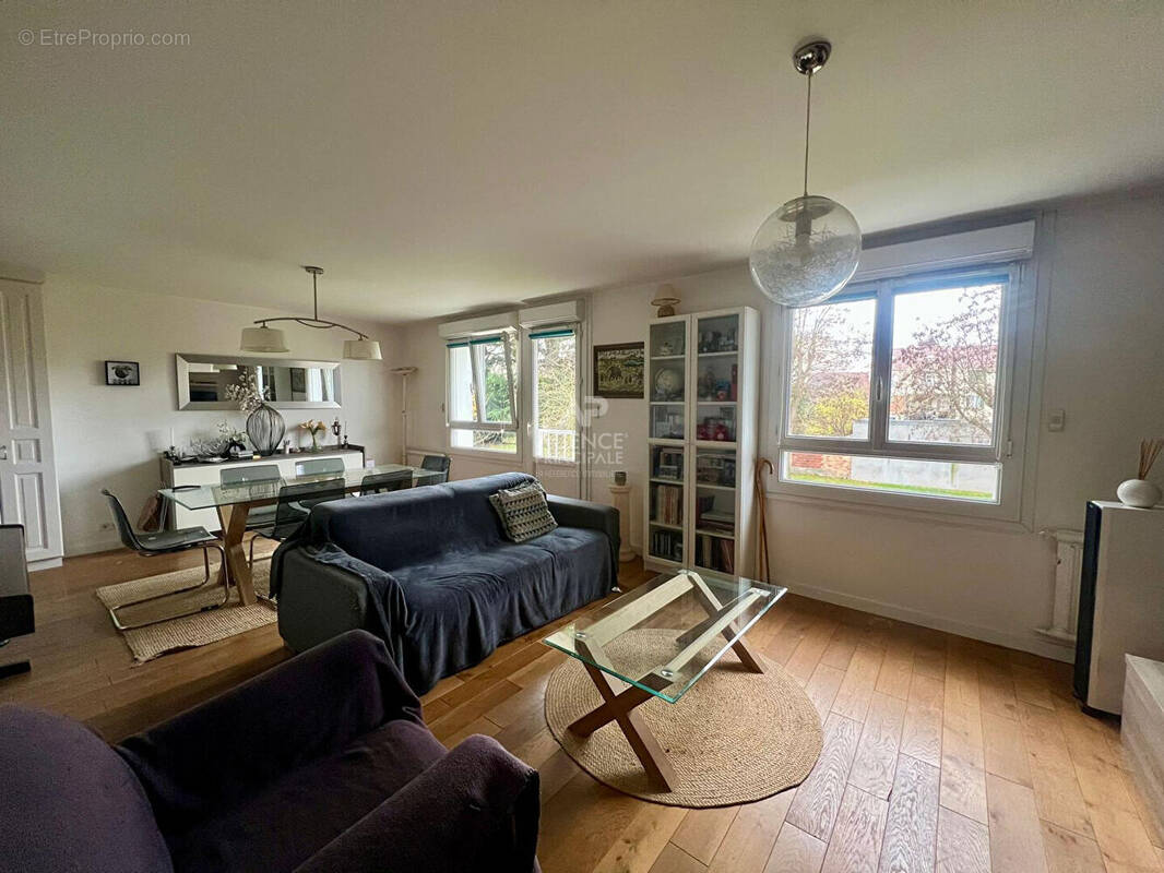 Appartement à HOUILLES