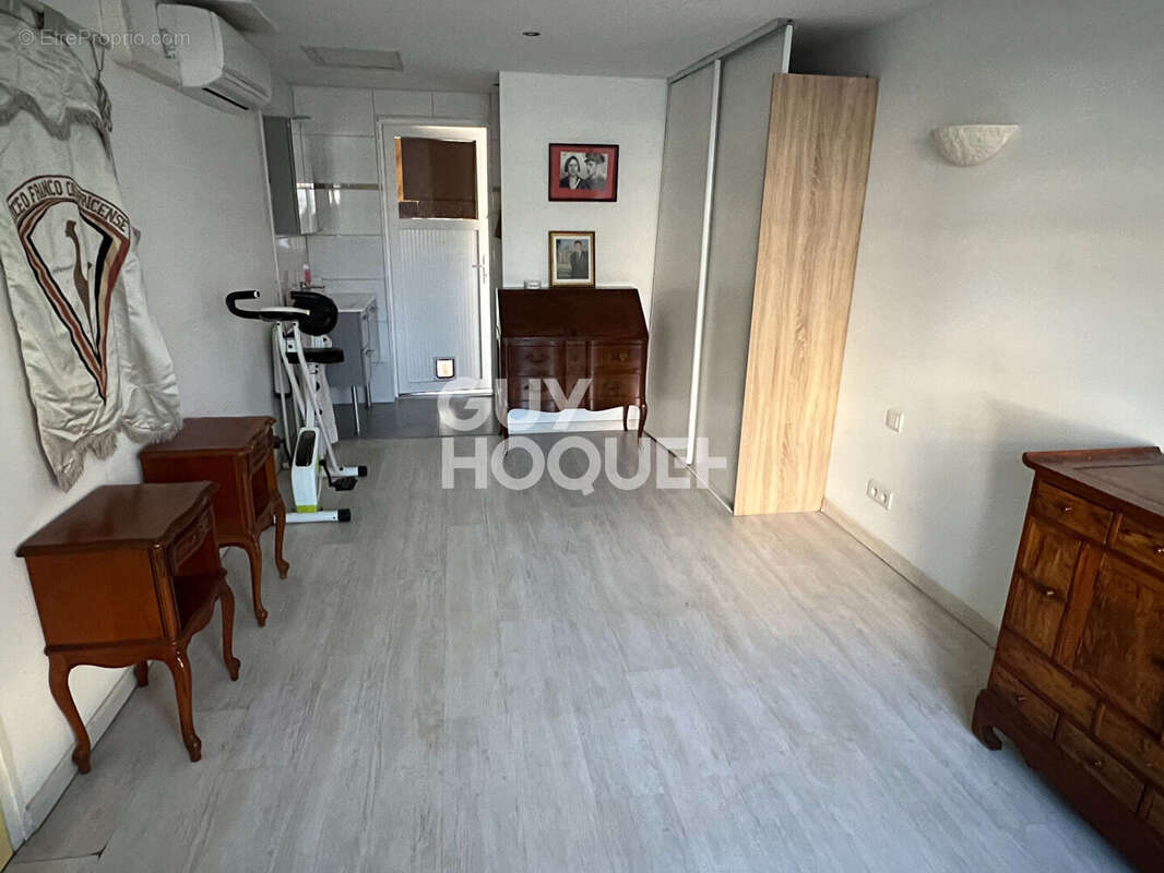 Maison à SAINT-LAURENT-DE-LA-SALANQUE