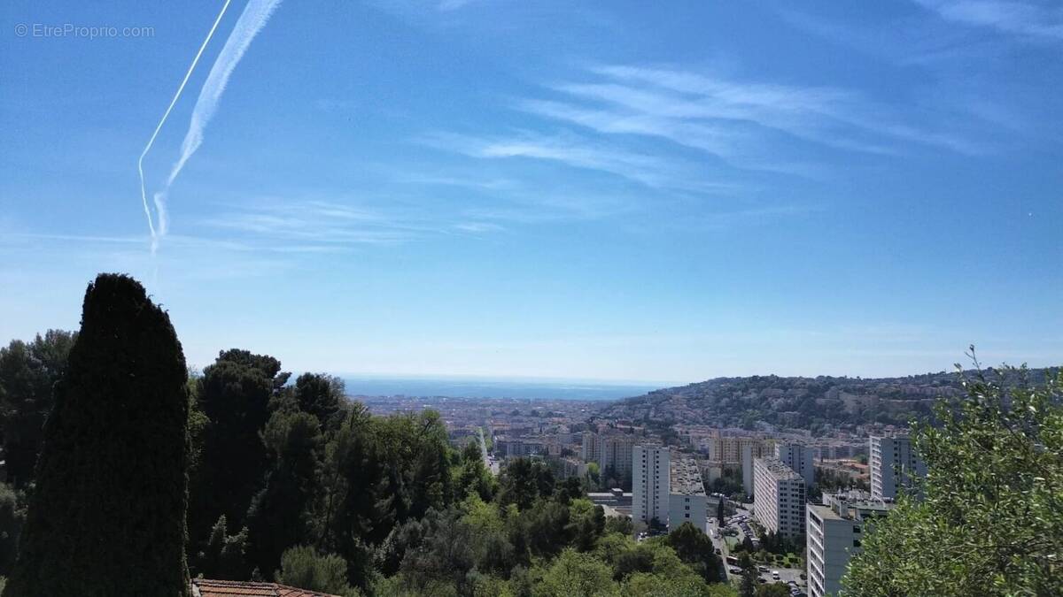 Terrain à NICE