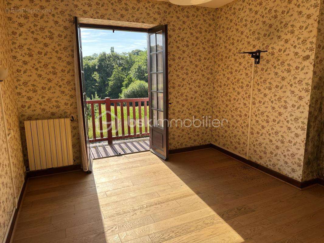 Maison basque a saisir - photo 10