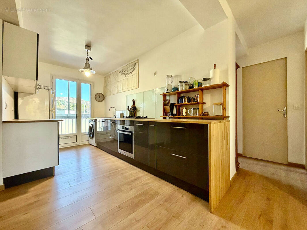Appartement à MARSEILLE-16E