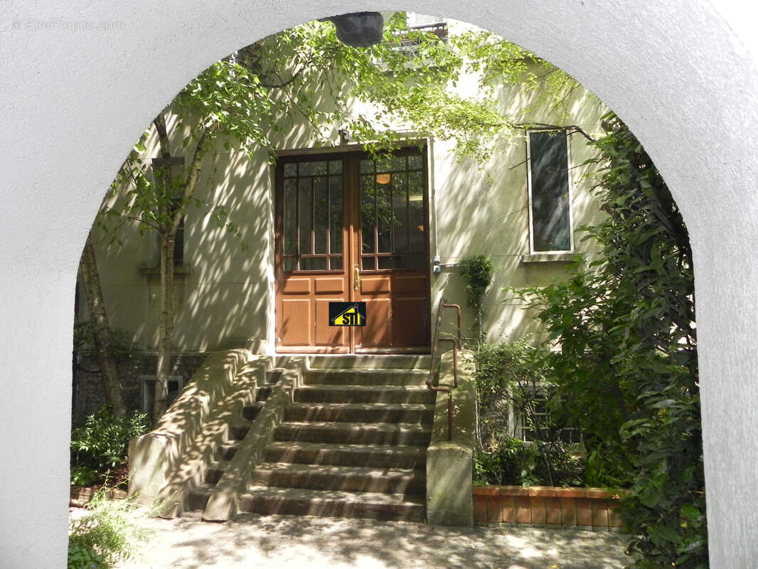 Appartement à PARIS-14E