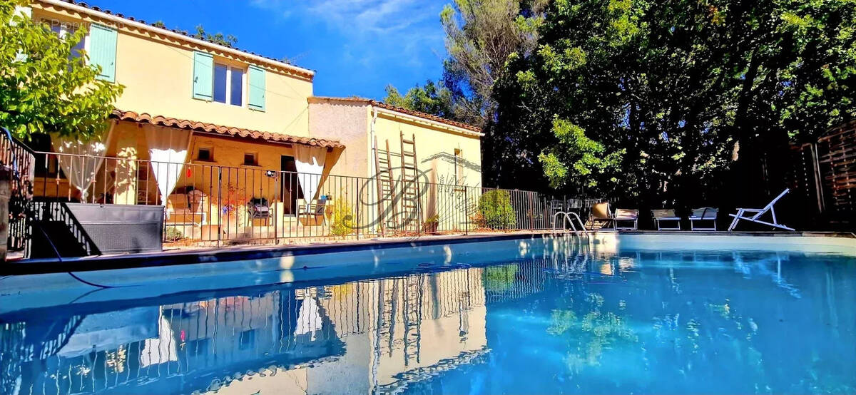 Maison à LOURMARIN