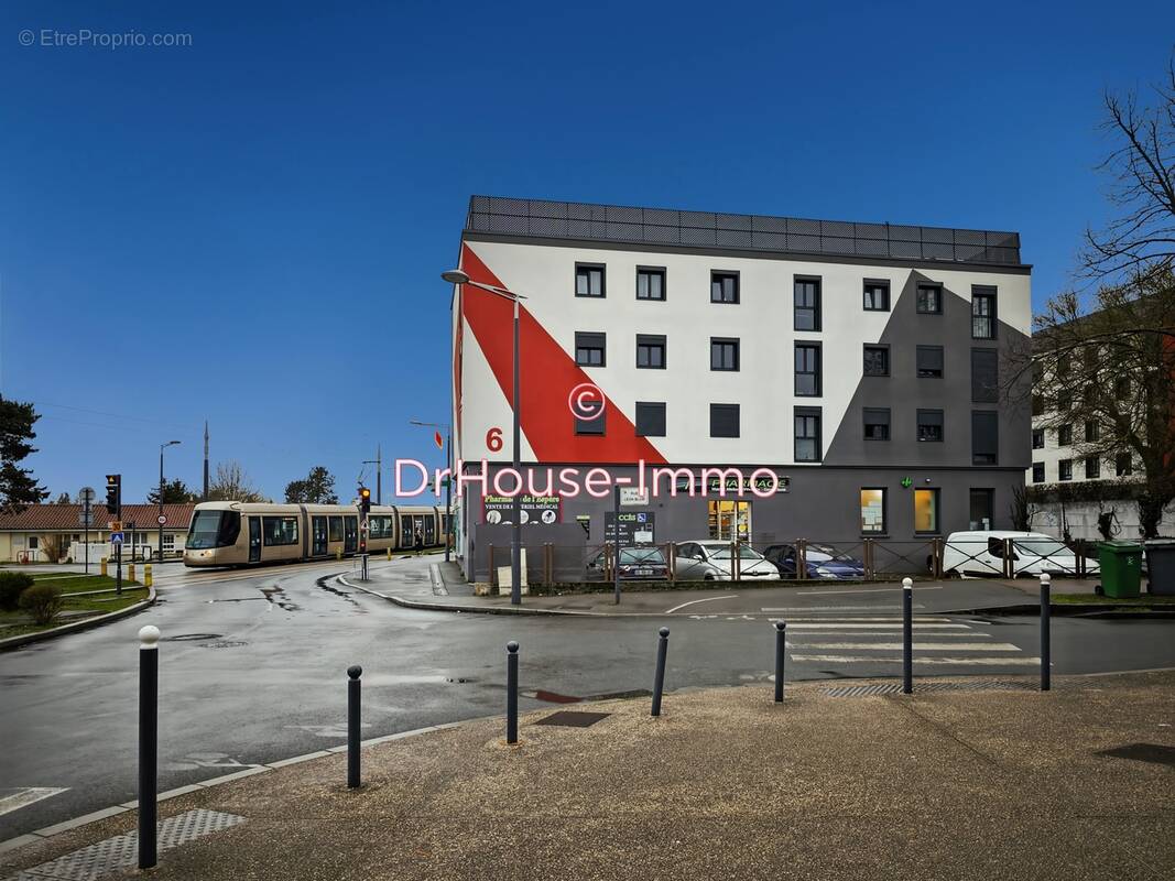 Appartement à SAINT-JEAN-DE-LA-RUELLE