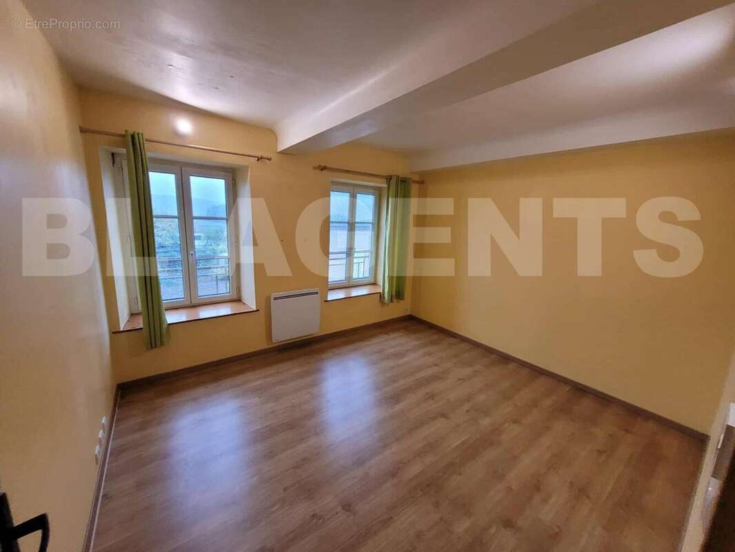 Messenger_creation_5AFB0B68-2670-4504-8FE0-24EC03970DA1 - Maison à CHEVEUGES