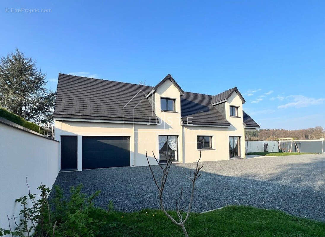 Maison à HOUPPEVILLE