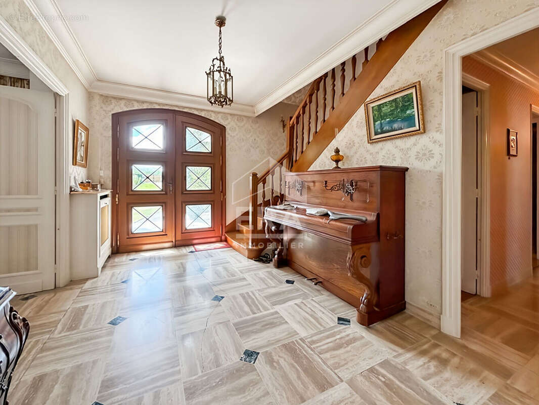 Maison à SAINT-FARGEAU-PONTHIERRY