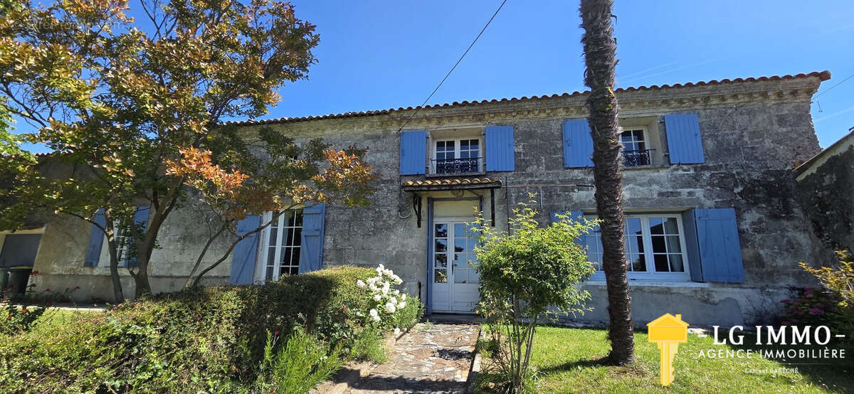 Maison à CHENAC-SAINT-SEURIN-D'UZET