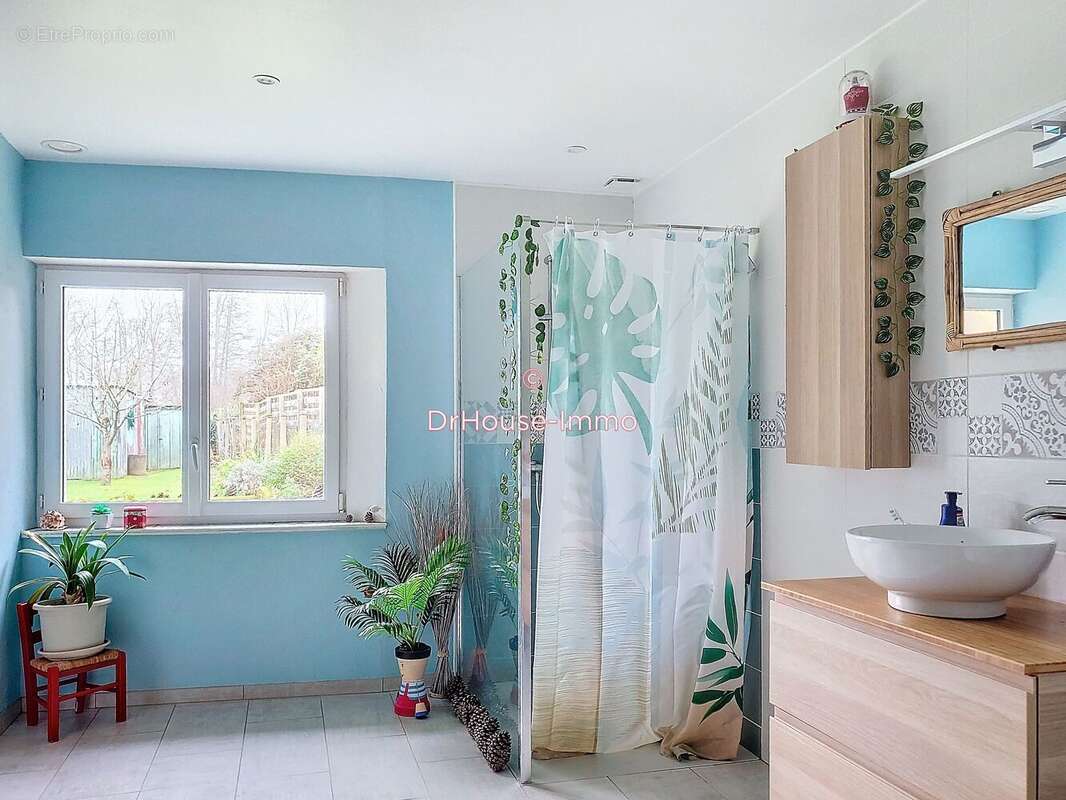 Maison à MONTIGNY-LE-CHARTIF