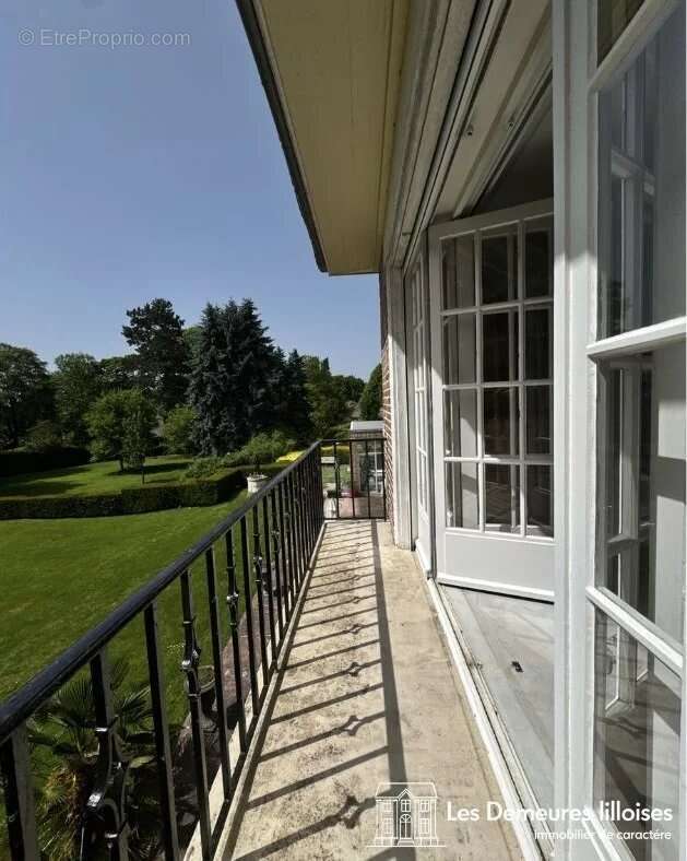 Maison à LA CHAPELLE-D'ARMENTIERES