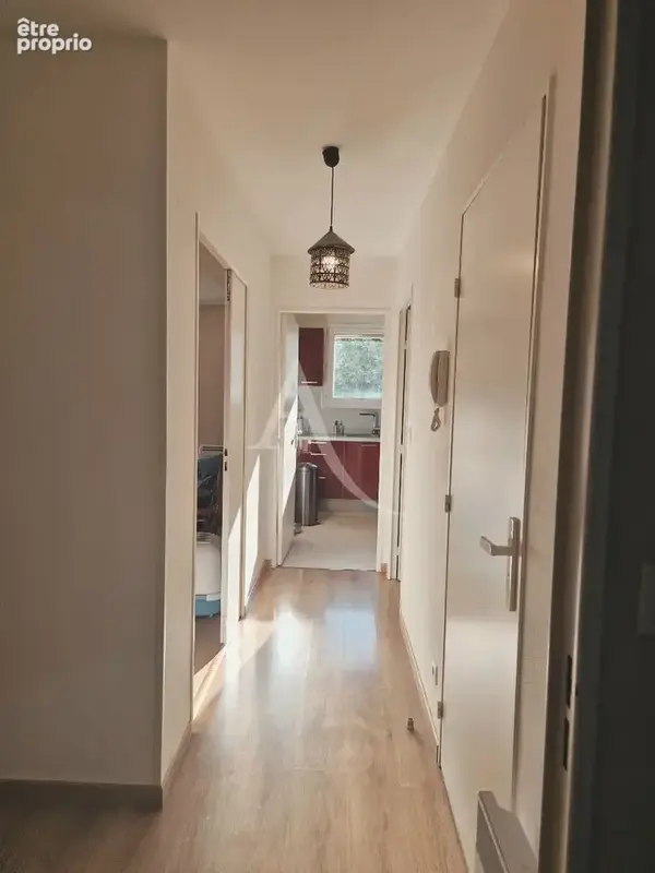Proches commerces et écoles, aux calmes  F4 73m2  3chambres, ascenceur, balcon, place de parking sous-sol - photo 6