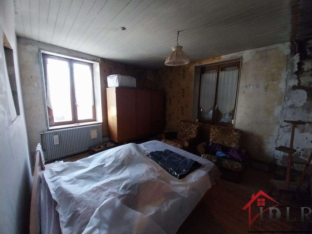 Maison à DAMBENOIT-LES-COLOMBE