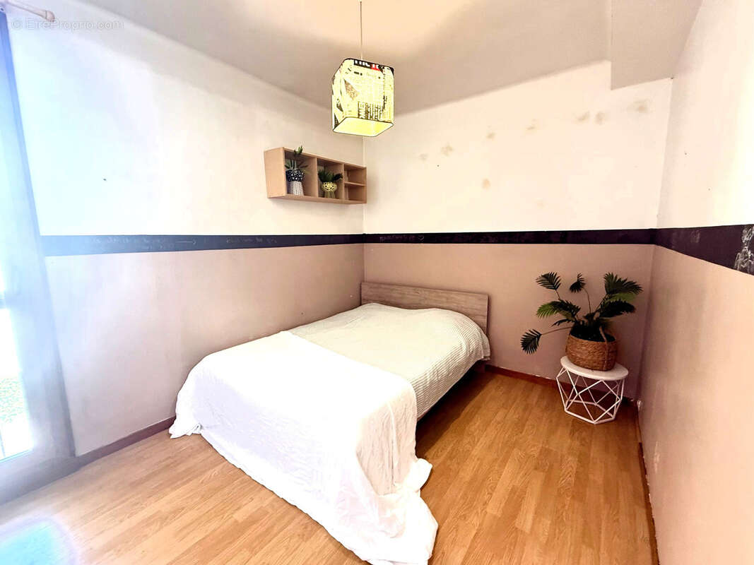 Appartement à MARSEILLE-5E